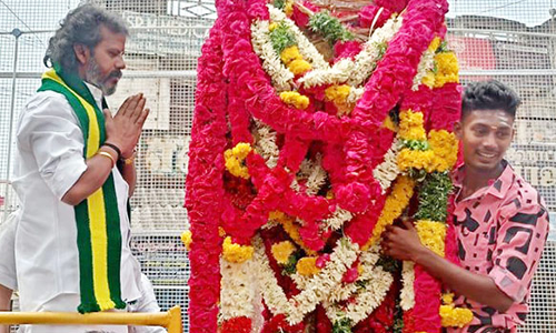 மருது பாண்டியரின் குருபூஜை விழாவில் வீரவணக்கம் - ஆறு சரவணன் தேவர் அஞ்சலி