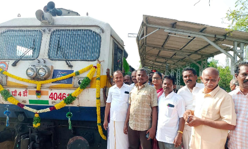 செங்கோட்டை-மயிலாடுதுறை சிறப்பு ரெயிலுக்கு வரவேற்பு