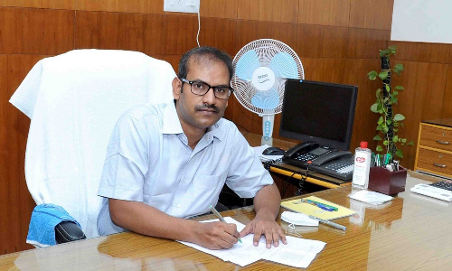 முன்னாள் படைவீரர் மையத்தில்   மாத வாடகைக்கு இடம்   வேண்டுவோர் தொடர்பு கொள்ளலாம்   -கிருஷ்ணகிரி கலெக்டர் அறிவிப்பு