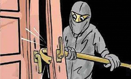 பஸ் அதிபர் வீட்டில் 20 பவுன் நகை கொள்ளை