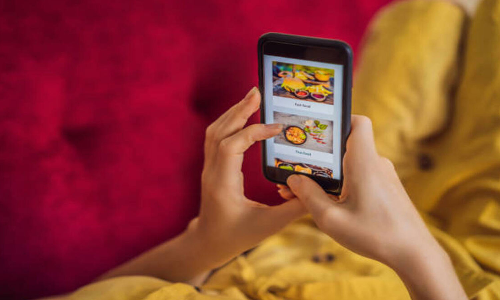 ஆன்லைனில் இனிப்புகளை ஆர்டர் செய்ய முயன்று ரூ.2.4 லட்சம் இழந்த மும்பை பெண்