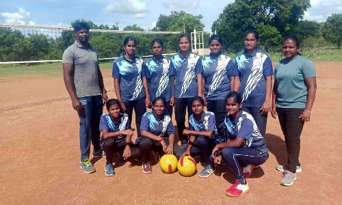 விளையாட்டுப்போட்டியில் பல்லடம் விவேகானந்தா பள்ளி மாணவிகள் சாதனை