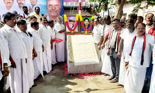 தருமபுரி குமாரசாமிபேட்டையில்   அ.தி.மு.க.வின் 51-வது பொன்விழா ஆண்டை முன்னிட்டு கொடி ஏற்று விழா