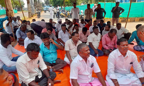 விசைப்படகு உரிமையாளர்கள் வேலை நிறுத்த போராட்டம்