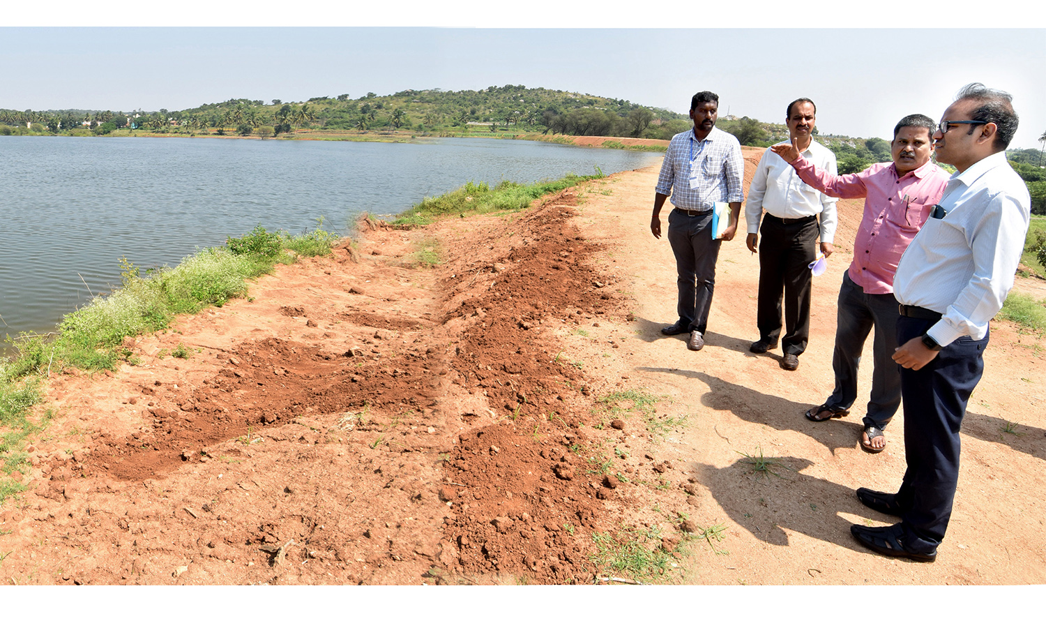 கிருஷ்ணகிரியில்  ரூ.236.83 கோடி மதிப்பில் செயல்படுத்தப்படும் நீர்பாசன திட்டங்கள்   -கலெக்டர் ஆய்வு