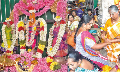 கந்தசஷ்டி விழா: சுப்பிரமணிய சுவாமி கோவிலில் காப்பு கட்டி விரதம் தொடங்கிய பக்தர்கள்