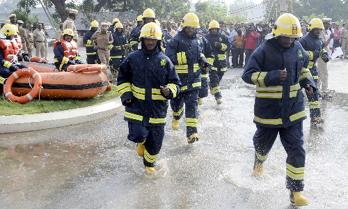 பருவமழை முன்னெச்சரிக்கையாக திண்டுக்கல்லில் வடிகால்கள் சீரமைப்பு பணி தொடக்கம்