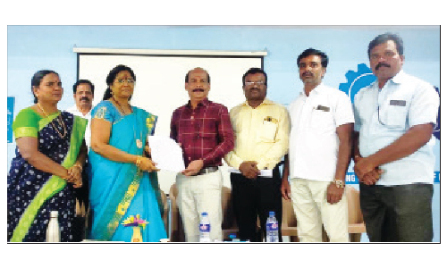 உலகமயமாக்கப்பட்ட சமூக சூழலை கருத்தில் கொண்டு  புதிய கற்றல், கற்பித்தல் சூழல் உருவாக்கப்பட வேண்டும்  -அதியமான் கல்வி நிறுவனங்களின் நிறுவனர் சீனி.திருமால்முருகன் கருத்து