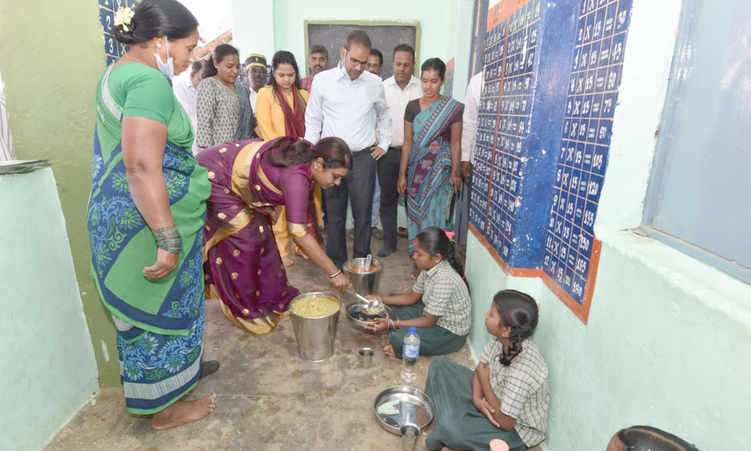 சூளகிரி ஒன்றிய பகுதியில் உள்ள அரசு பள்ளிகளில் காலை உணவு திட்டம் குறித்து ஆய்வு சூளகிரி ஒன்றிய பகுதியில் உள்ள அரசு பள்ளிகளில் காலை உணவு திட்டம் குறித்து ஆய்வு