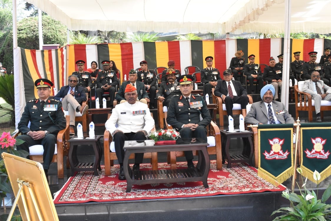 குன்னூர் வெலிங்டன் ராணுவ மையத்தில் 76-வது காலாட்படை தினம் கொண்டாட்டம் குன்னூர் வெலிங்டன் ராணுவ மையத்தில் 76-வது காலாட்படை தினம் கொண்டாட்டம்