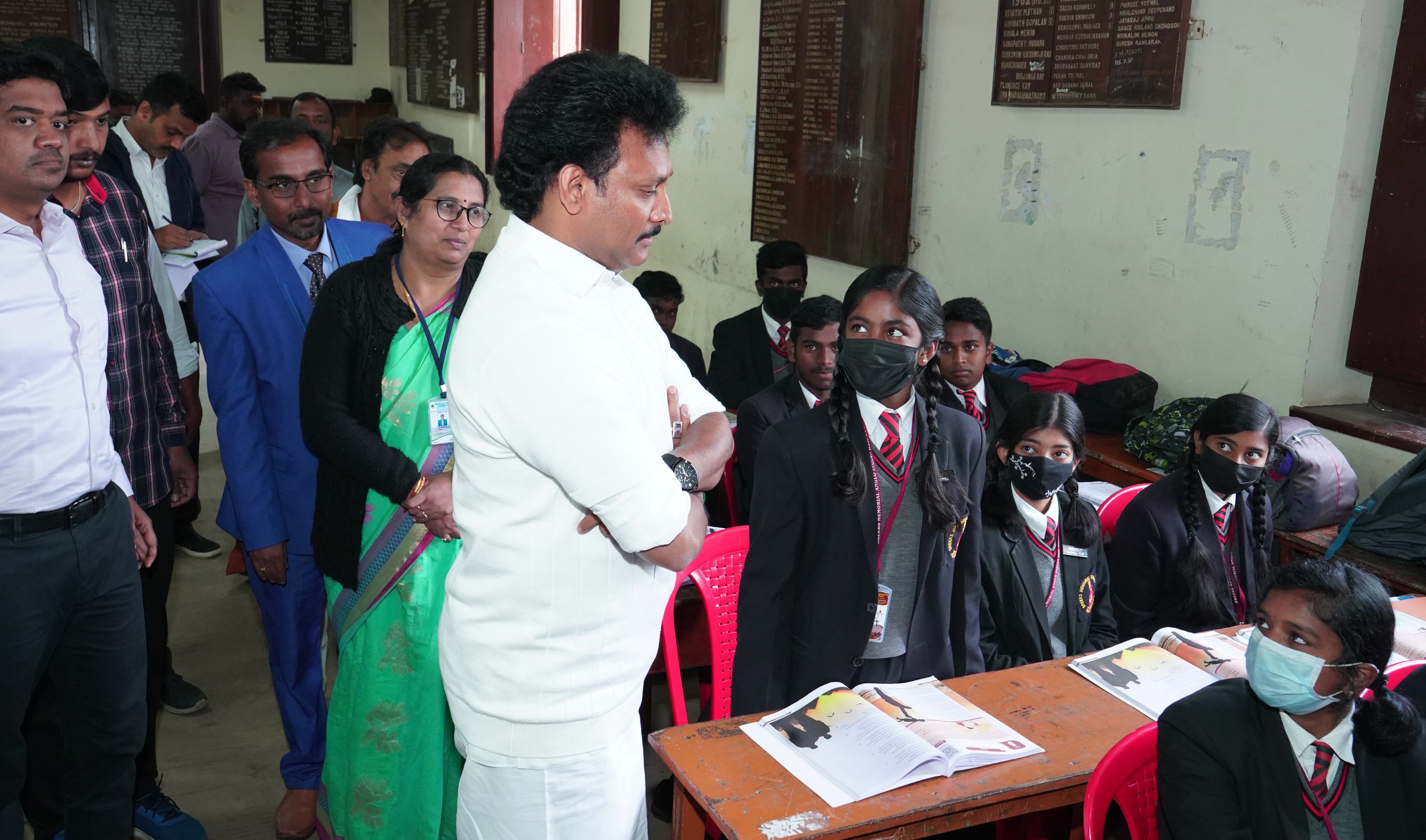 நீலகிரி மாவட்டத்தில் அமைச்சா் அன்பில் மகேஷ் பொய்யாமொழி பள்ளிகளில் ஆய்வு நீலகிரி மாவட்டத்தில் அமைச்சா் அன்பில் மகேஷ் பொய்யாமொழி பள்ளிகளில் ஆய்வு