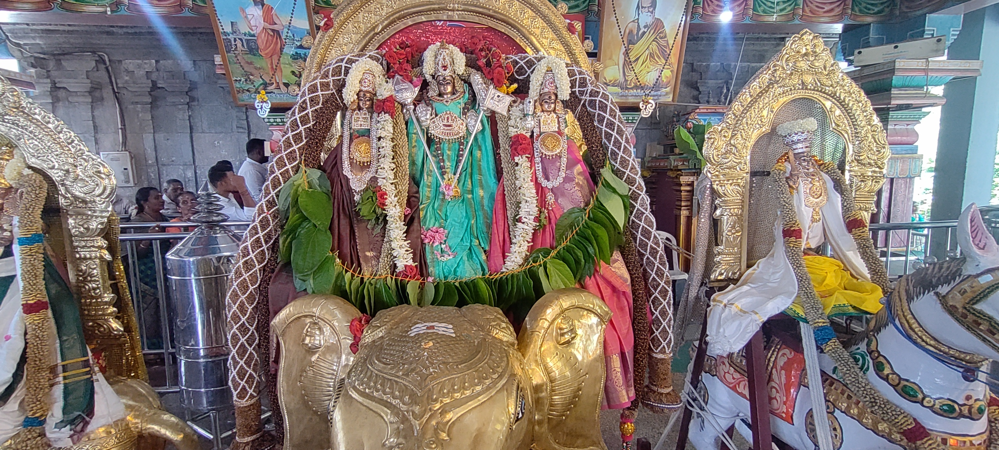 மருதமலை முருகன் கோவிலுக்கு ேமாட்டார் சைக்கிள், கார்களுக்கு அனுமதியில்லை மருதமலை முருகன் கோவிலுக்கு ேமாட்டார் சைக்கிள், கார்களுக்கு அனுமதியில்லை