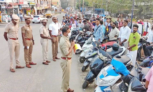 ஹெல்மெட் அணியாதவர்களுக்கு ரூ.1000 அபராதம்