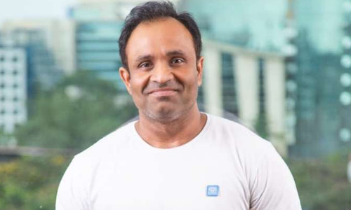 மனைவி மீது காரை ஏற்றிய வழக்கு.. பிரபல பாலிவுட் தயாரிப்பாளர் கைது..