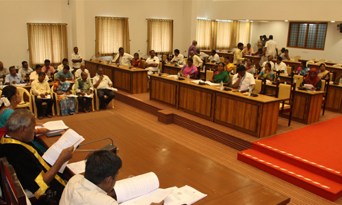 சேலம் மாநகராட்சி கூட்டத்தில்  அ.தி.மு.க - தி.மு.க கவுன்சிலர்கள் மோதல்