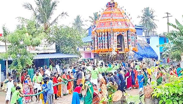 கந்தசஷ்டி விழா; சிக்கல் சிங்காரவேலர் கோவிலில் தேரோட்டம்