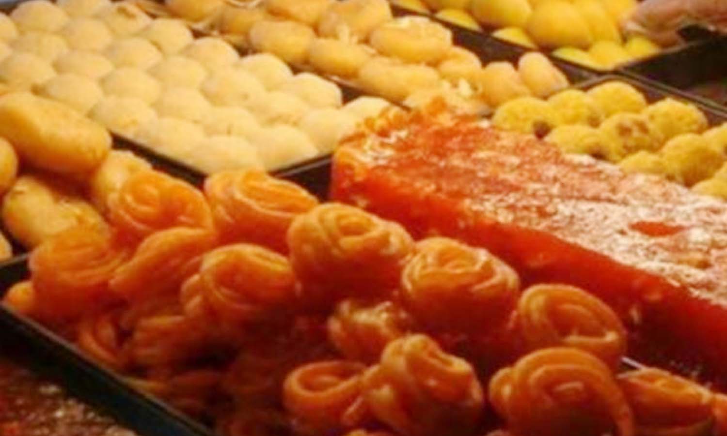 தீபாவளி பண்டிகைக்கு தயார் செய்த காலாவதியான இனிப்புகளை உடனடியாக அப்புறப்படுத்த வேண்டும் - அதிகாரிகள் அறிவிப்பு தீபாவளி பண்டிகைக்கு தயார் செய்த காலாவதியான இனிப்புகளை உடனடியாக அப்புறப்படுத்த வேண்டும் - அதிகாரிகள் அறிவிப்பு