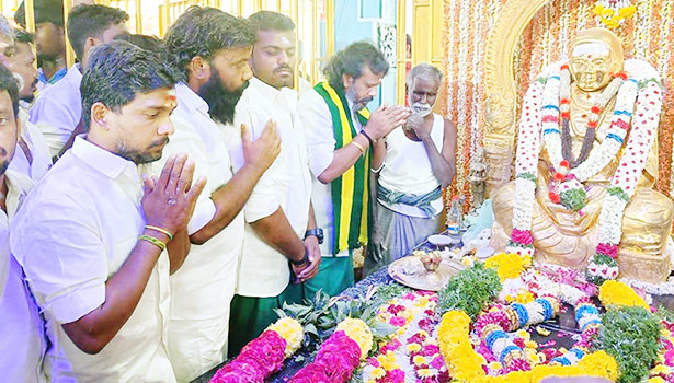 பசும்பொன் முத்துராமலிங்க தேவர் சிலைக்கு முக்குலத்து புலிகள் கட்சி சார்பில் மரியாதை