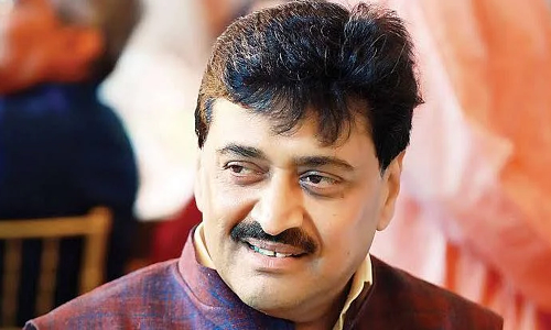 அசோக் சவான் காங்கிரசை விட்டு விலகுகிறாரா?: அவரே அளித்த பதில்