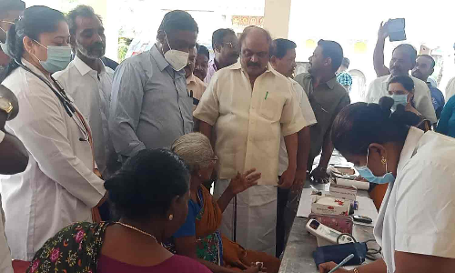 இலவச மருத்துவ முகாம்