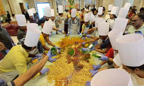 கிறிஸ்துமஸ் கேக் தயாரிக்கும் பணி தொடக்கம்