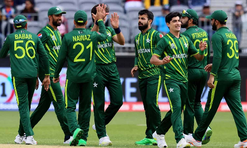 பாகிஸ்தான் அசத்தல் பந்துவீச்சு - நெதர்லாந்தை 91 ரன்களில் கட்டுப்படுத்தியது