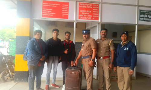 மாற்றுத்திறனாளிகள் உடைமைகளை மீட்டு கொடுத்த போலீசாருக்கு பாராட்டு