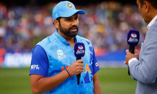 டி20 உலகக்கோப்பை : டாஸ் வென்ற இந்தியா பேட்டிங் தேர்வு