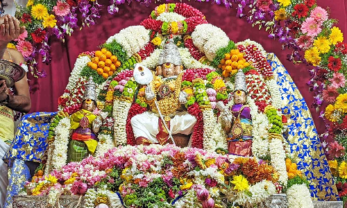 பழனி கோவிலில் இன்று கந்தசஷ்டி விழாவின் நிறைவாக திருக்கல்யாணம்