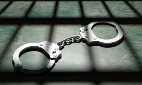 கஞ்சா விற்றவர் உள்பட 2 பேர் கைது