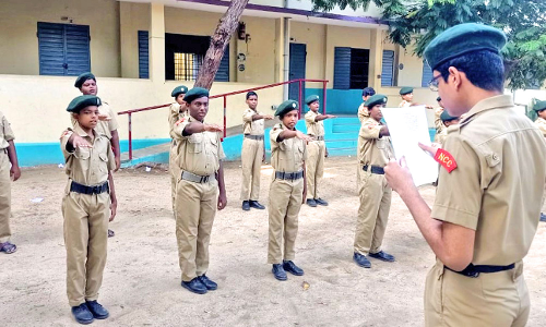 காயல்பட்டினத்தில் என்.சி.சி. மாணவர்கள் ஒற்றுமை தின ஓட்டம்