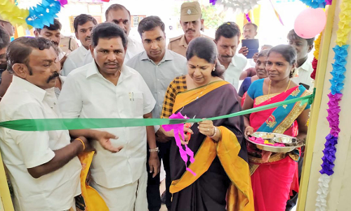 உடன்குடி யூனியனில் ரூ.31 லட்சத்தில் வளர்ச்சி பணிகள் - கனிமொழி எம்.பி. திறந்து வைத்தார்