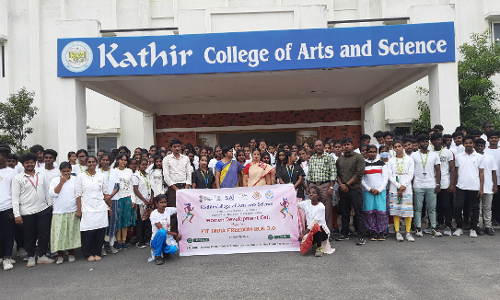 கதிர் கலை அறிவியல் கல்லூரி சார்பில் உடல் ஆரோக்கியம் குறித்த மினி மாரத்தான் ஒட்டம்