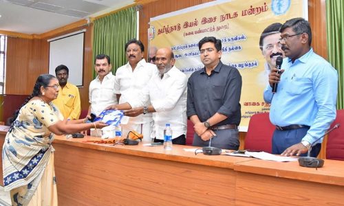 நாட்டுப்புறக் கலைஞர்களுக்கு அடையாள அட்டை வழங்க  புதிய இணையதளம் -  வாகை சந்திரசேகர் தகவல்