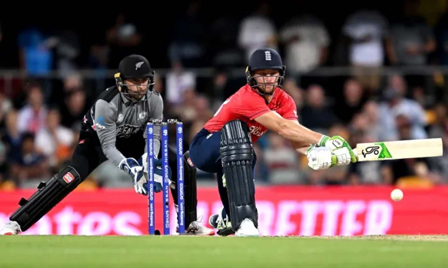 டி20 உலகக்கோப்பை: நியூசிலாந்துக்கு 180 ரன்கள் இலக்கு நிர்ணயித்தது இங்கிலாந்து டி20 உலகக்கோப்பை: நியூசிலாந்துக்கு 180 ரன்கள் இலக்கு நிர்ணயித்தது இங்கிலாந்து