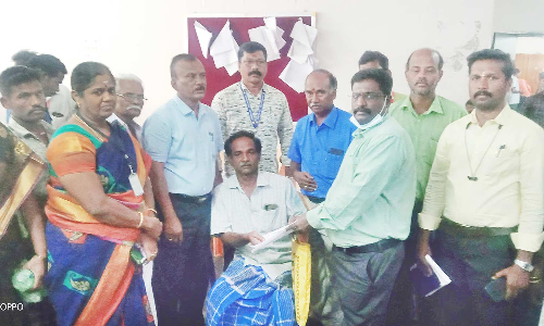 நிலக்கோட்டையில் மாற்றுத்திறனாளிகளுக்கான சிறப்பு முகாமில் அடையாள அட்டைகள்