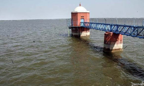 சென்னை-புறநகர் பகுதிகளில் பலத்த மழை: குடிநீர் ஏரிகளுக்கு நீர்வரத்து அதிகரிப்பு