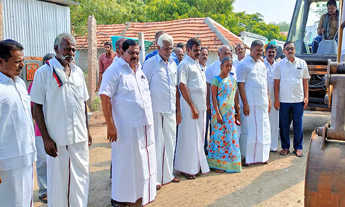 விளாத்திகுளம் அருகே  பேவர் பிளாக் சாலை அமைக்க பூமிபூஜை