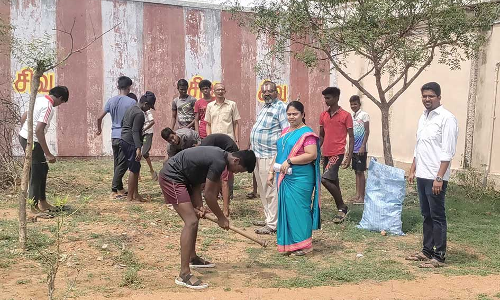 திருக்கோளூரில் நாட்டு நலத்திட்டப் பணிகள் - பேரூராட்சி தலைவர் தொடங்கி வைத்தார்