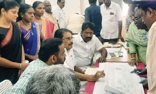 திட்டப்பணிகளை விரைந்து முடிப்பது குறித்து ஆலோசனை
