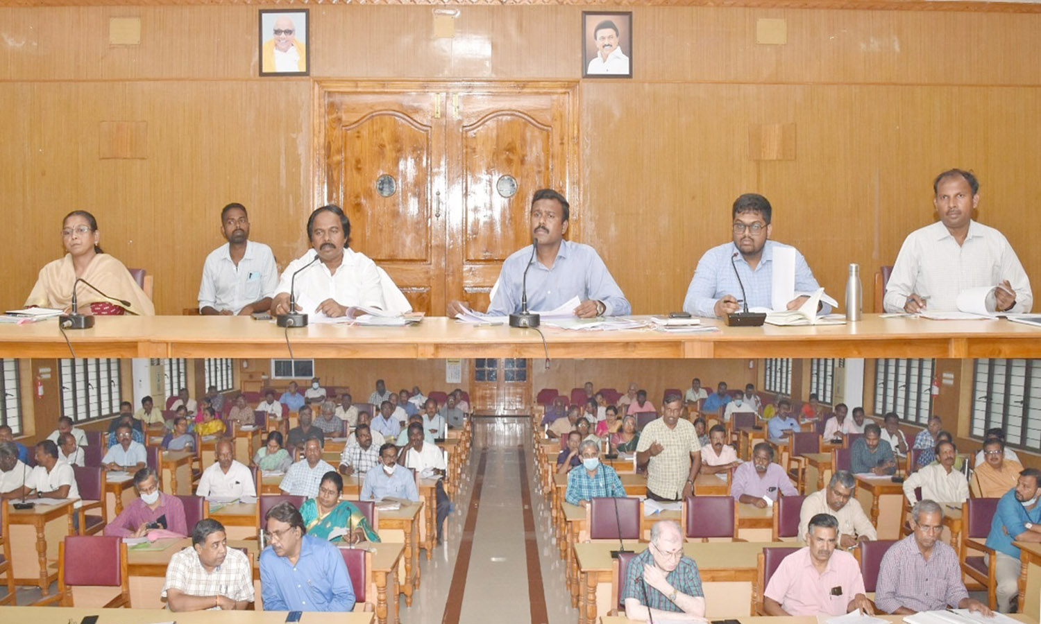 குமரி மாவட்டத்தில் வளர்ச்சி பணிகளில் மெத்தனமாக இருக்கும் அலுவலர்கள் மீது நடவடிக்கை - அமைச்சர் மனோதங்கராஜ் எச்சரிக்கை