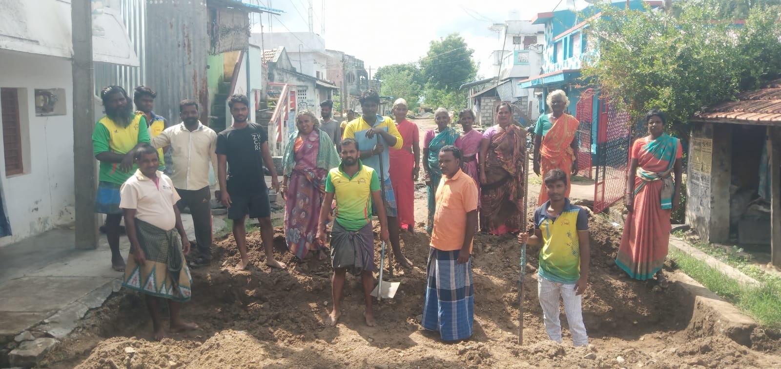 பொதுமக்கள்   கண்டன ஆர்ப்பாட்டம்