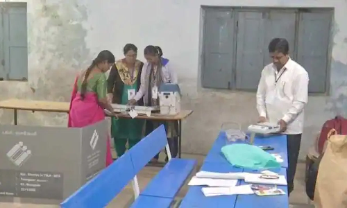 6 மாநிலங்களில் இடைத்தேர்தல்- 7 சட்டசபை தொகுதிகளில் விறுவிறுப்பான வாக்குப்பதிவு