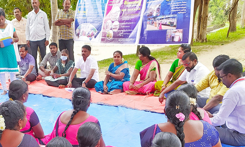 தூத்துக்குடி யூனியன் குமாரகிரி ஊராட்சியை பேரூராட்சியாக தரம் உயர்த்த வேண்டும் - கிராமசபை கூட்டத்தில் தீர்மானம்