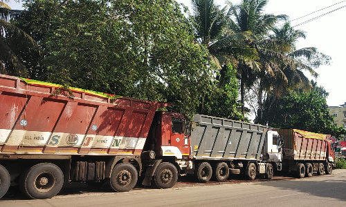 மார்த்தாண்டத்தில் அதிக பாரம் ஏற்றி சென்ற 7 கனரக லாரிகள் பறிமுதல்