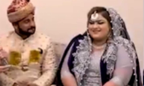 அவர் கியர் போடும் ஸ்டைலே தனி... கார் டிரைவரை காதலித்து திருமணம் செய்த பணக்கார வீட்டு பெண்