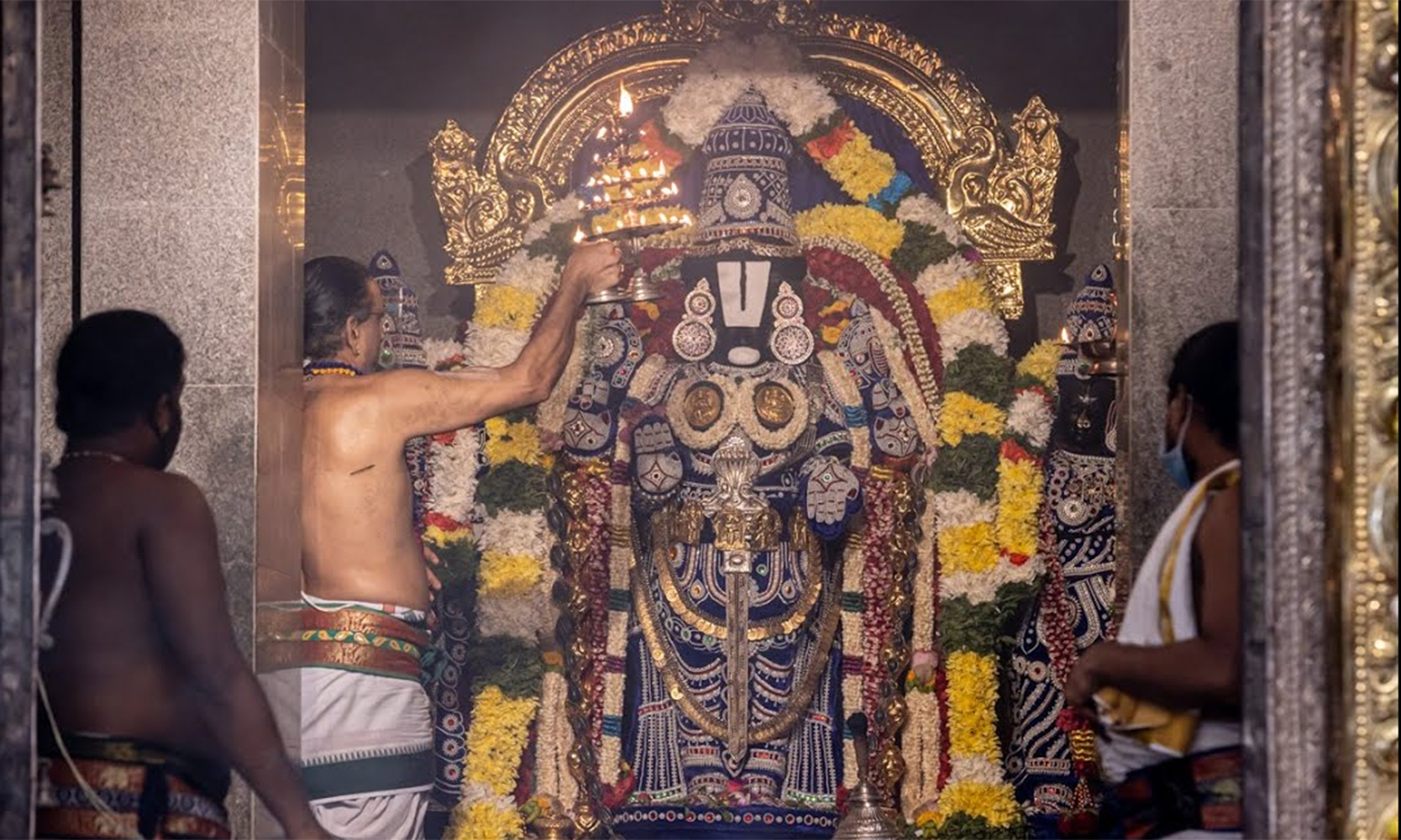 ஆன்மிகம்: இன்றைய முக்கிய நிகழ்ச்சிகள் மற்றும் பஞ்சாங்கம்