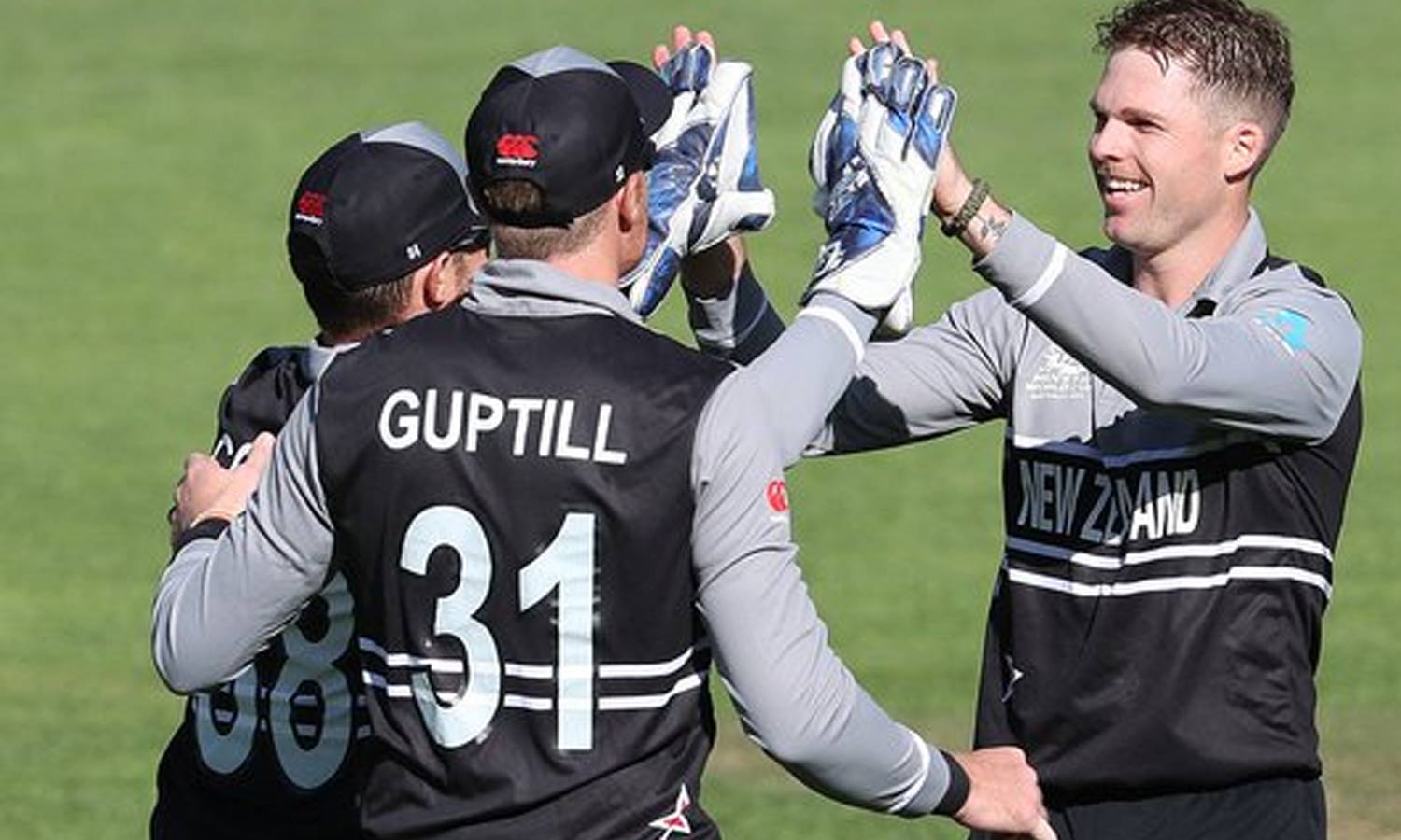 அயர்லாந்தை வீழ்த்தி கிட்டதட்ட அரையிறுதியை உறுதி செய்தது நியூசிலாந்து அயர்லாந்தை வீழ்த்தி கிட்டதட்ட அரையிறுதியை உறுதி செய்தது நியூசிலாந்து