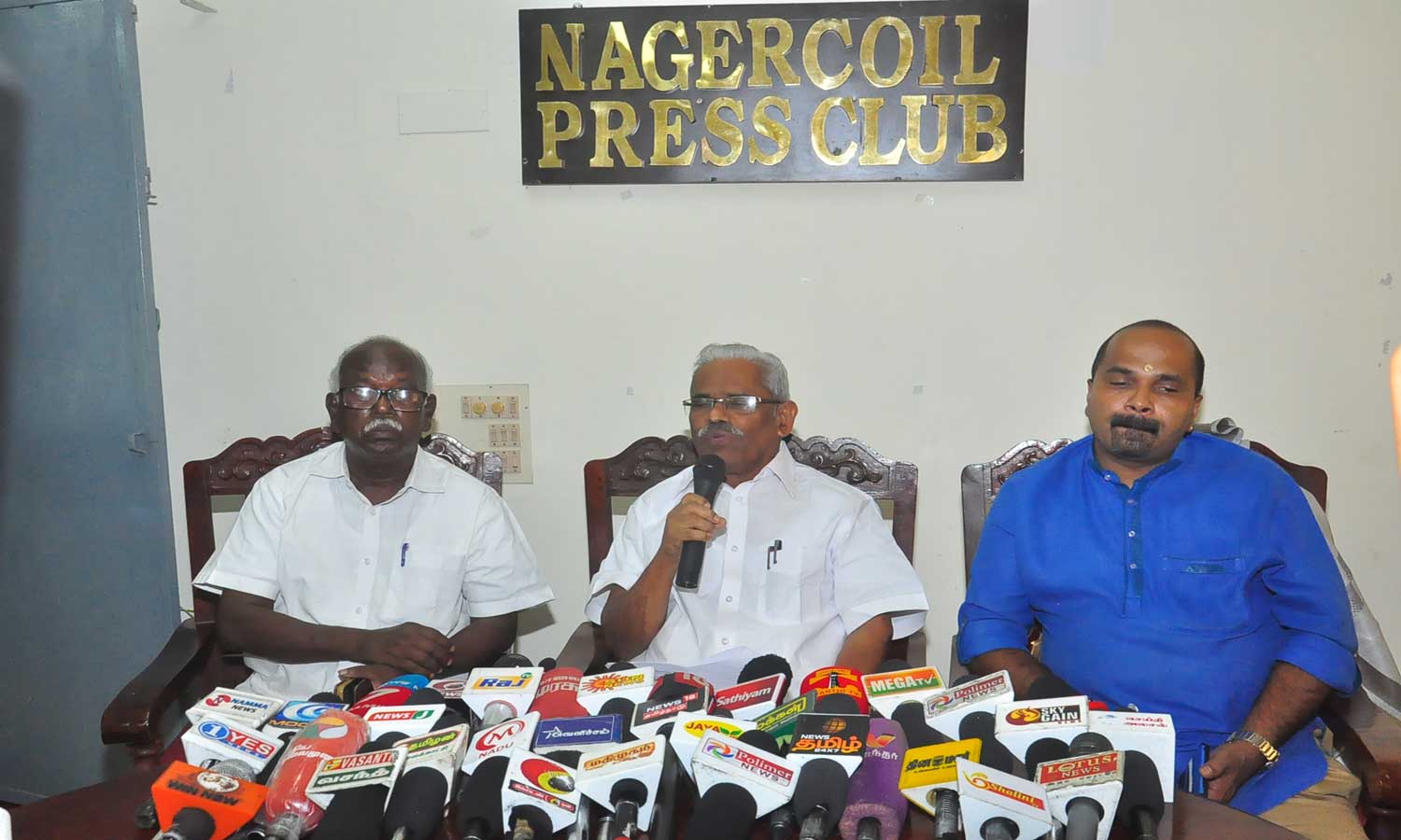 சபரிமலை செல்லும் பக்தர்களுக்கு 13 மையங்களில் உடனடி முன்பதிவு வசதி சபரிமலை செல்லும் பக்தர்களுக்கு 13 மையங்களில் உடனடி முன்பதிவு வசதி