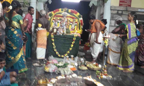 சிவன்மலை கோவிலில் கந்தசஷ்டி விழா நிறைவு - சுவாமி மலைக்கோவிலுக்கு திரும்பினாா்